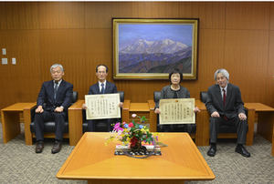 大橋学長と記念撮影