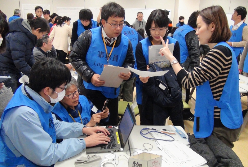 情報収集の様子(第二次災害対策本部)